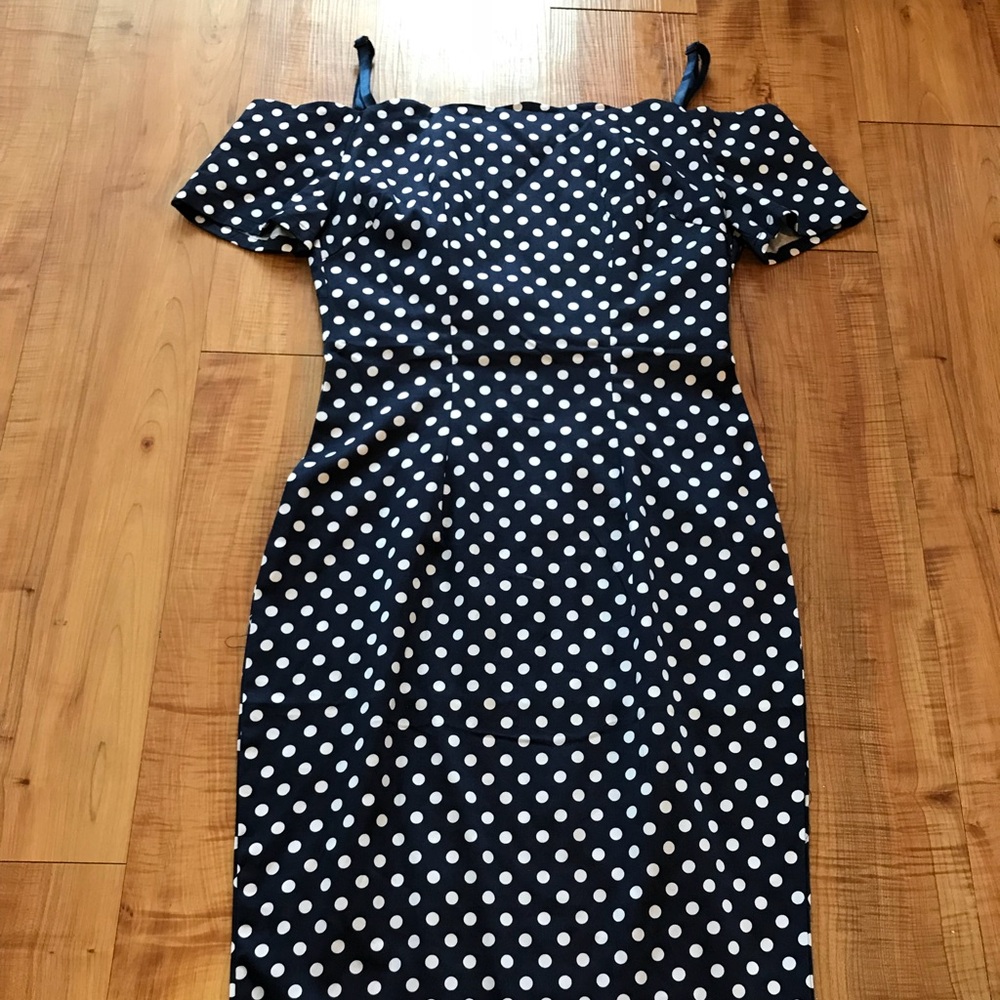 Chic Blue and White Off-Shoulder Sheath Midi Dress
